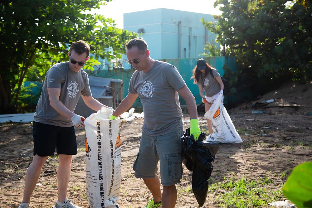 In February 2020, Henkel employees joined the fight against plastic waste by cleaning up a local beach in San Juan, Puerto Rico. Participating in the beach clean-up was David Katz, Founder and CEO of the Plastic Bank. David Katz also served as the keynote speaker of a Henkel meeting, coinciding with the beach clean-up.