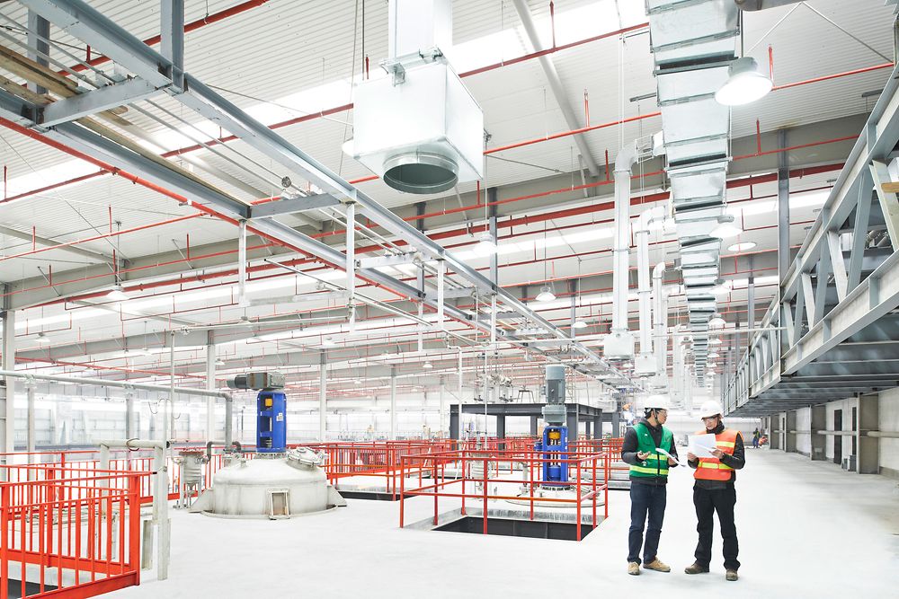 
Henkel's Dragon Plant in Shanghai wurde 2013 eröffnet. Es ist der größte Klebstoffproduktionsstandort der Welt.