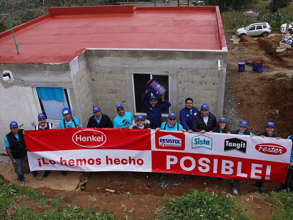
To further drive social progress and to support families and kids in need by dedicated construction activities Henkel´s Adhesive Technologies business for Craftsmen, Construction and Professional has initiated the Corporate Social Responsibility program ‘Welcome Home’. Picture: Project Mexico.