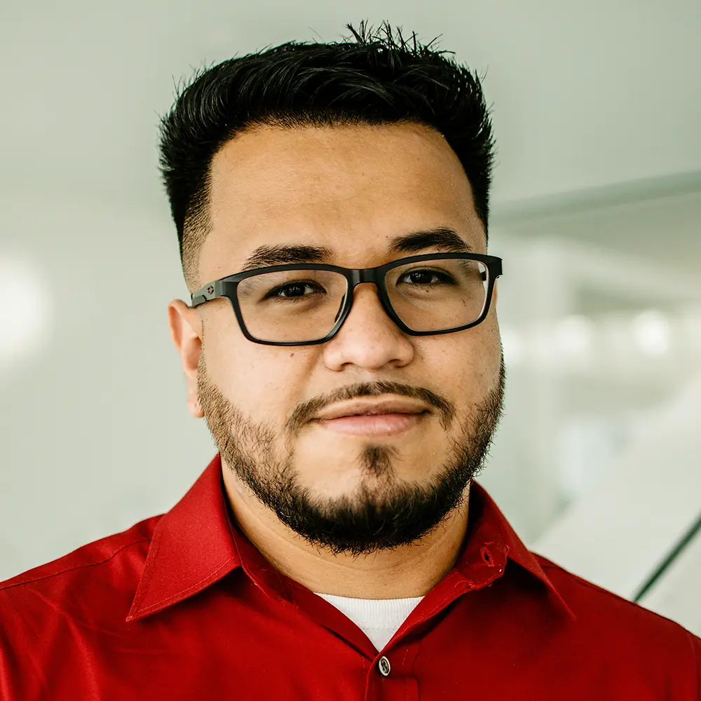 A portrait of a man who is a Applications Engineer.