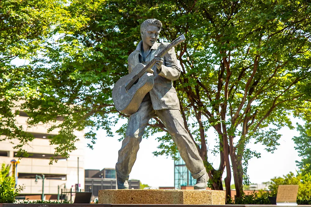 Elvis Presley statue