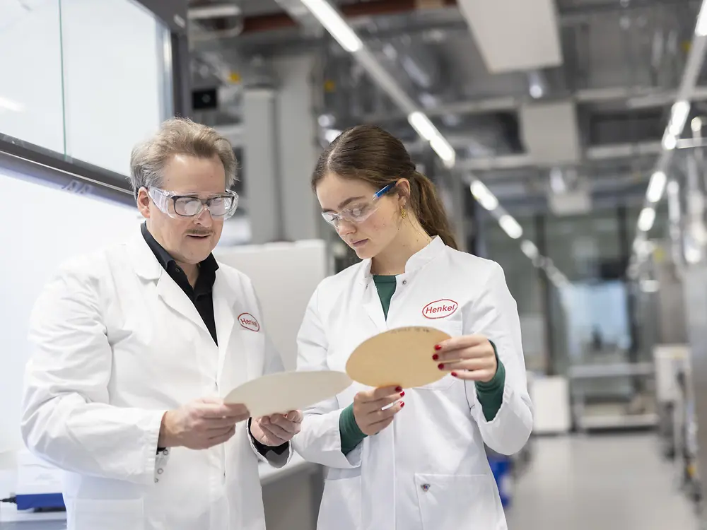 
From recyclable pressure-sensitive adhesives to the in-house Henkel Packaging recyclab: At Labelexpo Europe 2025 in Barcelona, Henkel Adhesive Technologies will be demonstrating how companies can use modern adhesive technologies to comply with the requirements of the EU packaging regulation PPWR and actively shape future-proof packaging design. 