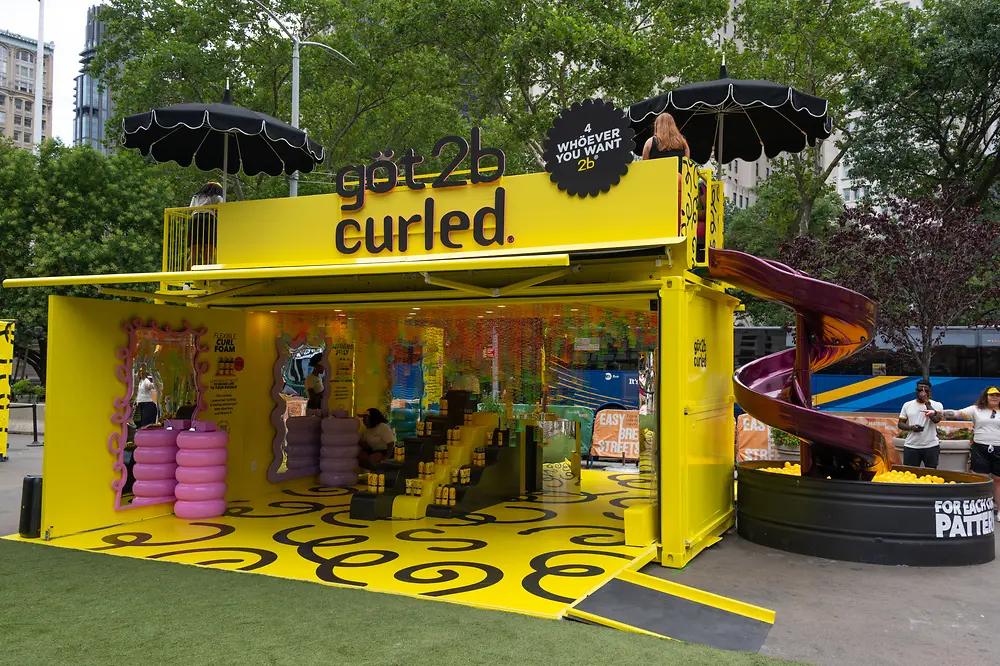 göt2b Takes Over New York City with Immersive Curl-Powered Pop-Ups