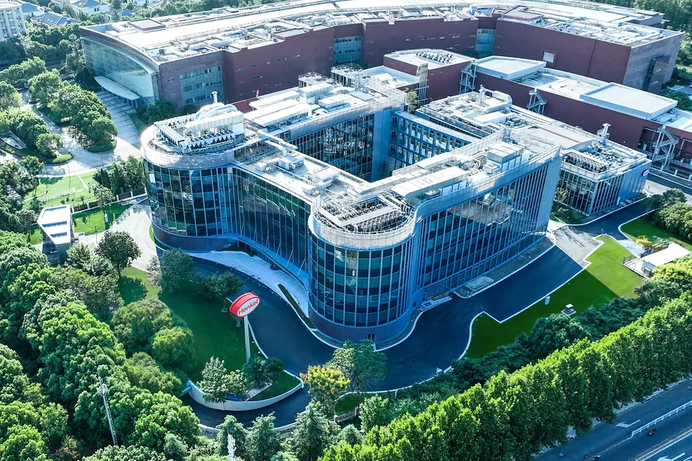 Ein Foto des Inspiration Center Shanghai aus der Luft.