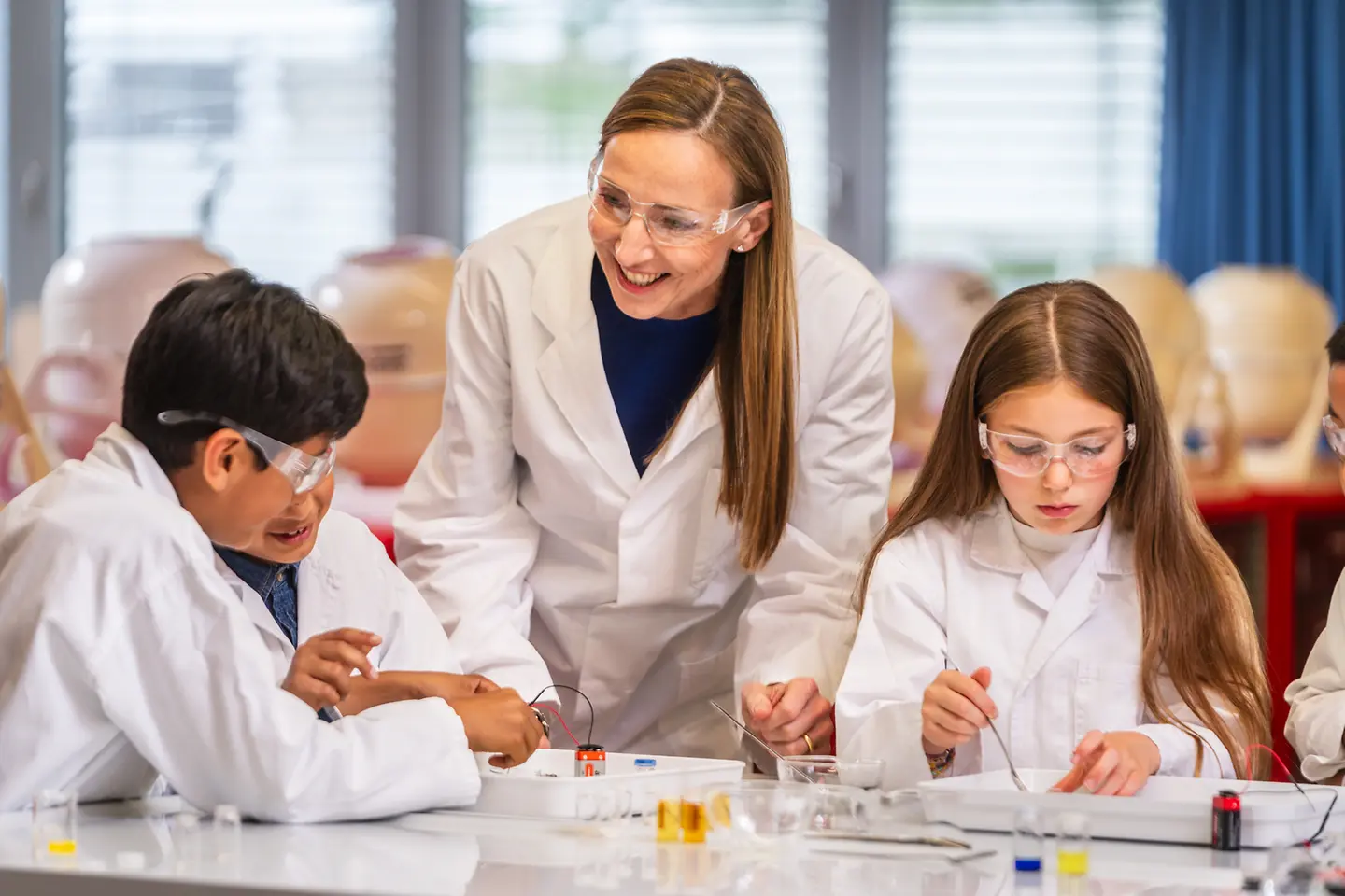
Dr. Simone Bagel-Trah, patroness of the initiative and Chairwoman of the Supervisory Board and Shareholders' Committee of Henkel at the Forscherwelt in Düsseldorf