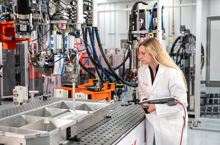 
Henkel applies its advanced material solutions using production-relevant processes designed to support efficient, precise and scalable EV battery manufacturing