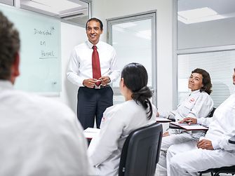 Capacitación presencial de empleados en Henkel