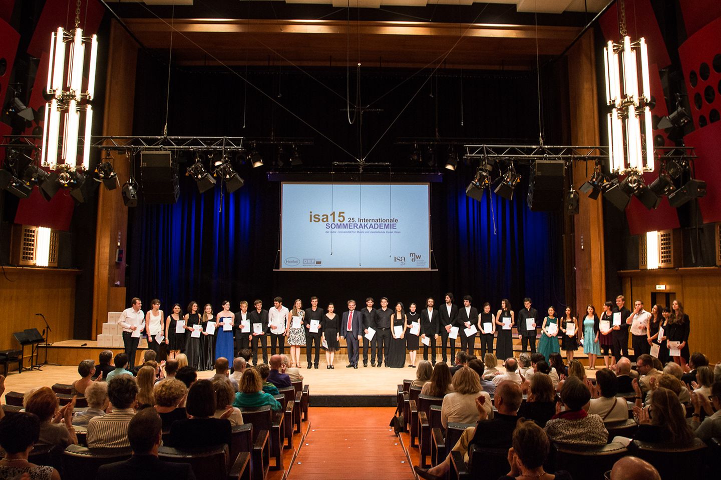 Bei dem Abschlusskonzert im ORF Radiokulturhaus Wien wurden die PreisträgerInnen der diesjährigen Internationalen Sommerakademie (isa) ausgezeichnet