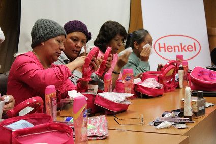 

Henkel en conjunto con la CANIPEC, llevó a cabo el taller “Luzca Bien, Siéntase Mejor” el pasado 21 de julio en las instalaciones del Instituto Nacional de Cancerología