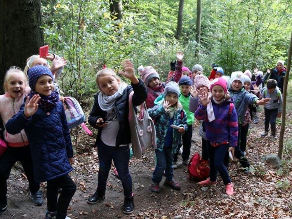 Uczniowie Szkoły Podstawowej nr 3 z Mysłowic, laureaci 2. edycji konkursu Eko Odkrywcy, podczas wyjazdu na zieloną szkołę