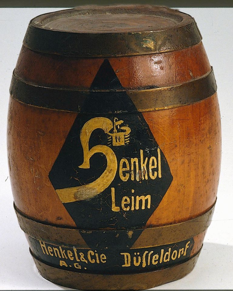 Adhesives barrel from 1925.