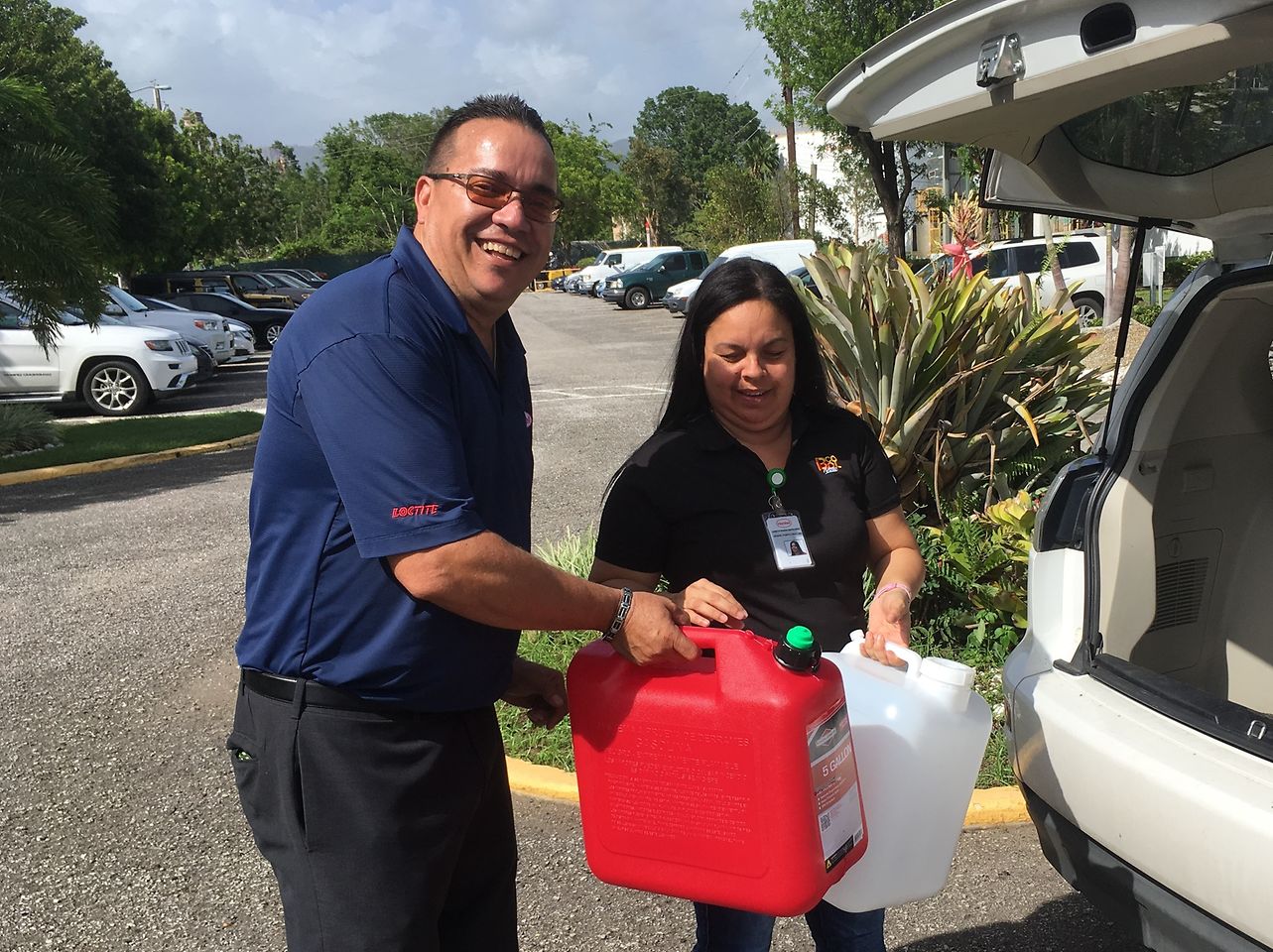 Emergency aid after devastating hurricane Maria in 2017: Henkel provided employees with containers of water and fuel which were in short supply.