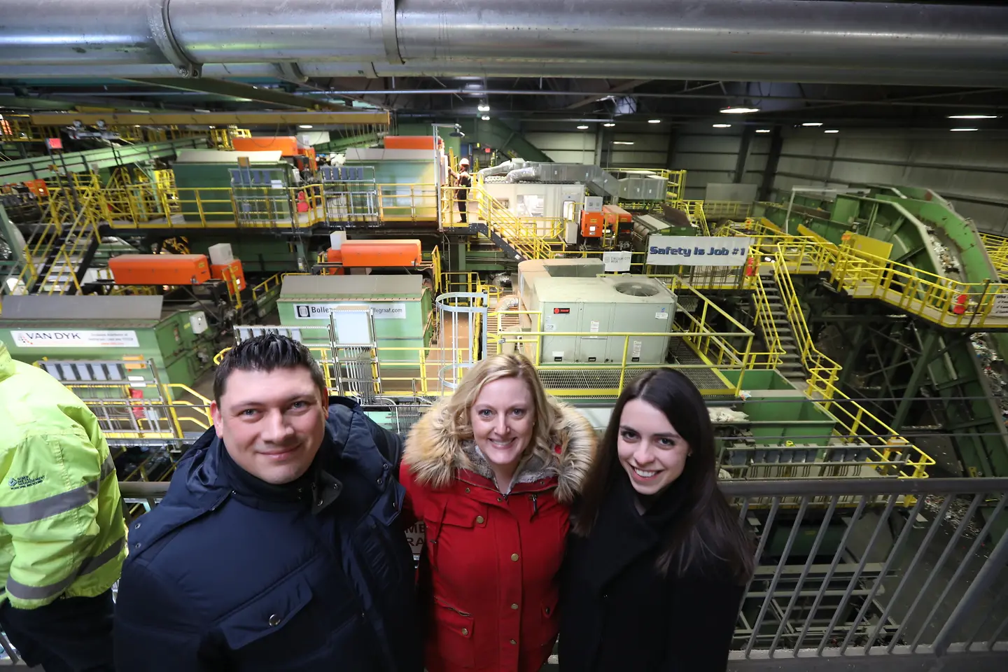 Henkel Beauty Care employees had the opportunity to watch the material recovery process from a bird’s-eye view at the Sims Municipal Recycling facility in Brooklyn, NY.