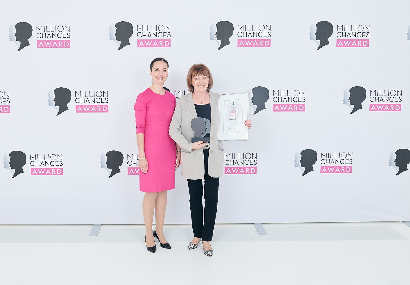 Schwarzkopf Million Chances Award 2019 - Saskia Sschmaus und Vera Falck (links)